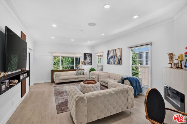 8810 Cadillac Avenue, Los Angeles, CA 90034