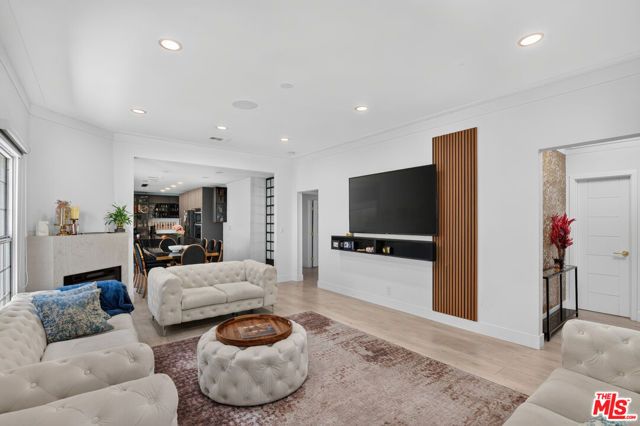 8810 Cadillac Avenue, Los Angeles, CA 90034