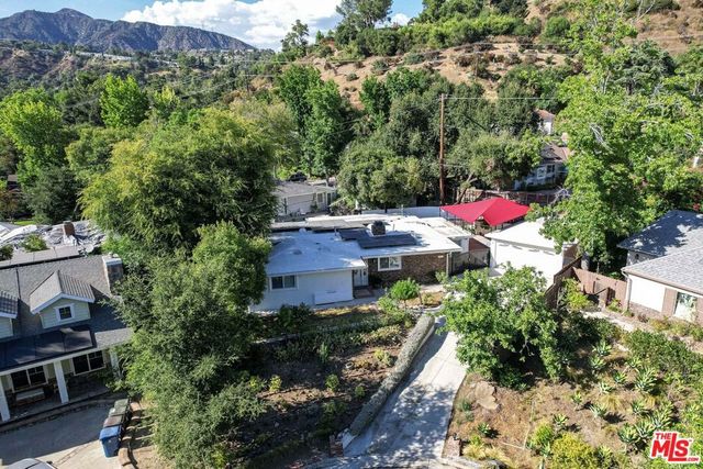 4923 Burgoyne Lane, La Canada Flintridge, CA 91011