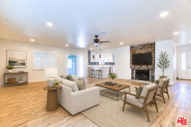 4923 Burgoyne Lane, La Canada Flintridge, CA 91011