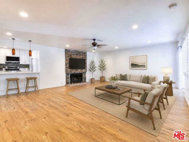 4923 Burgoyne Lane, La Canada Flintridge, CA 91011