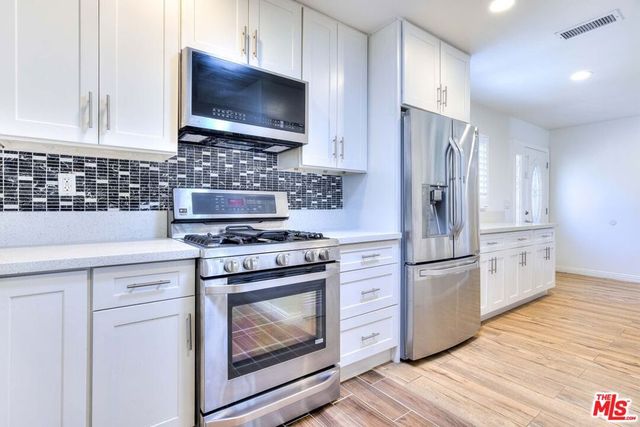4923 Burgoyne Lane, La Canada Flintridge, CA 91011