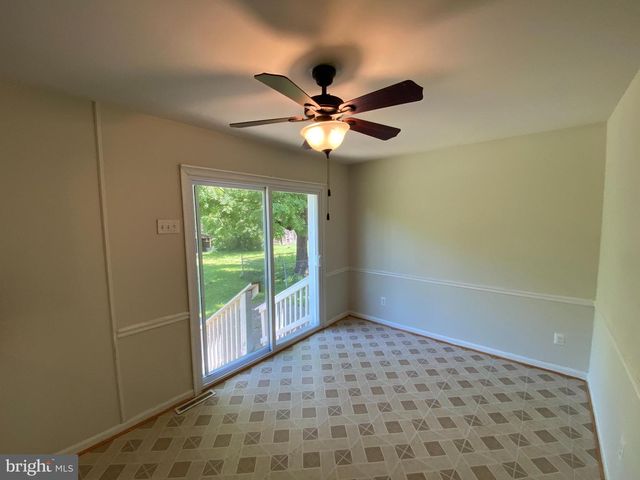 12017 N DICKINSON DR, Fredericksburg, VA 22407