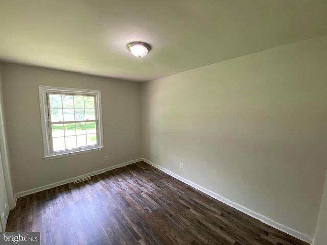 12017 N DICKINSON DR, Fredericksburg, VA 22407