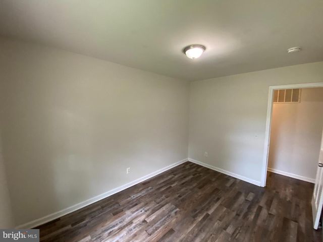 12017 N DICKINSON DR, Fredericksburg, VA 22407