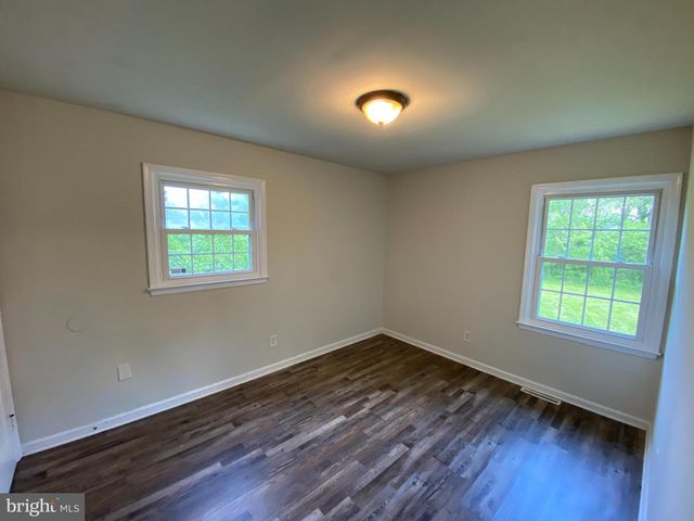 12017 N DICKINSON DR, Fredericksburg, VA 22407