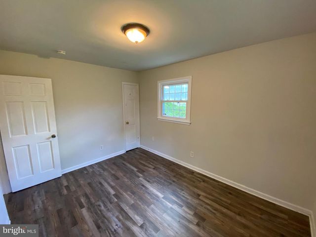 12017 N DICKINSON DR, Fredericksburg, VA 22407