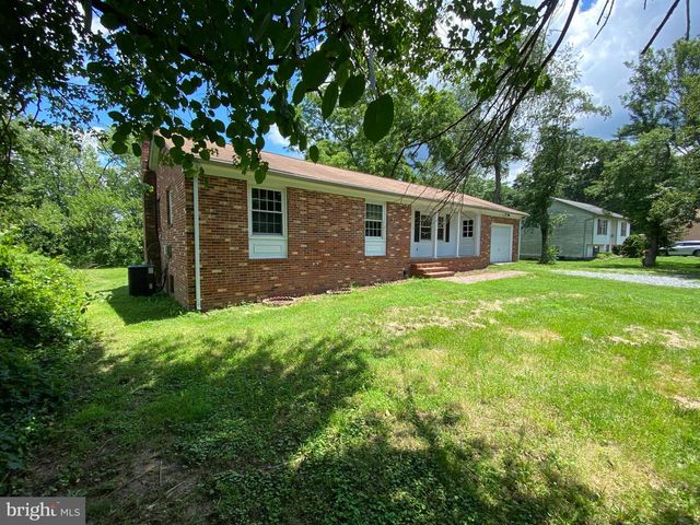 12017 N DICKINSON DR, Fredericksburg, VA 22407