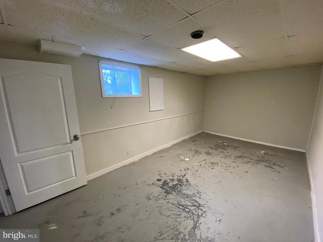 12017 N DICKINSON DR, Fredericksburg, VA 22407