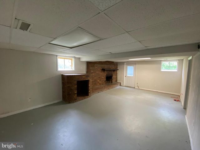 12017 N DICKINSON DR, Fredericksburg, VA 22407