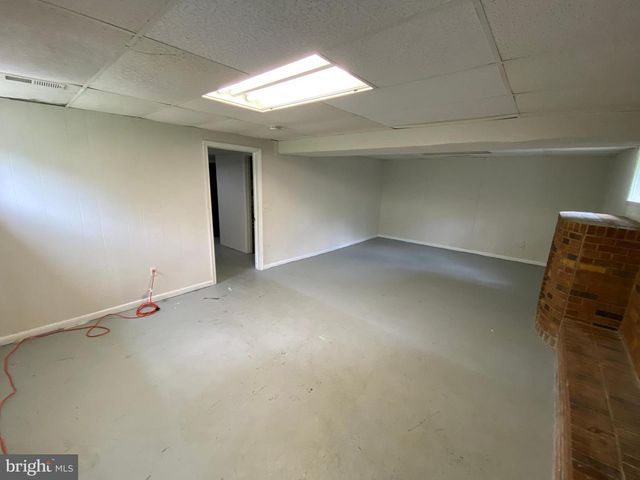 12017 N DICKINSON DR, Fredericksburg, VA 22407