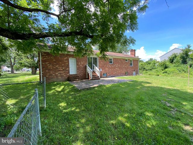 12017 N DICKINSON DR, Fredericksburg, VA 22407