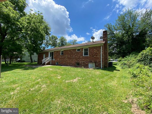 12017 N DICKINSON DR, Fredericksburg, VA 22407