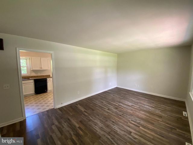 12017 N DICKINSON DR, Fredericksburg, VA 22407