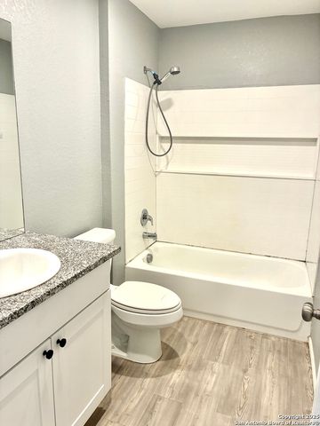 320 Agave Circle, Jourdanton, TX 78026