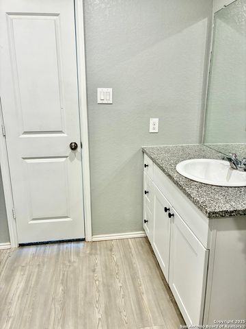 320 Agave Circle, Jourdanton, TX 78026