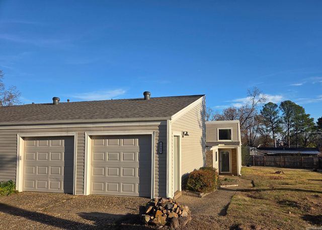 1900 Broken Bow Street, North Little Rock, AR 72116