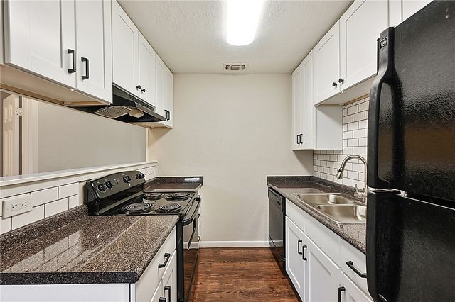 1400 Summit Street C, College Station, TX 77845