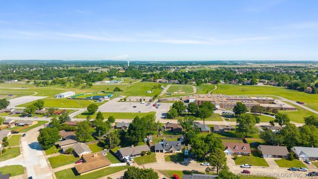 5916 Cornell Drive, Bartlesville, OK 74006
