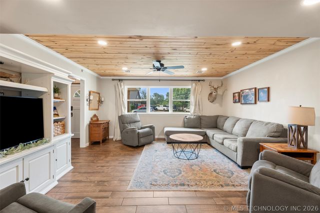 5916 Cornell Drive, Bartlesville, OK 74006