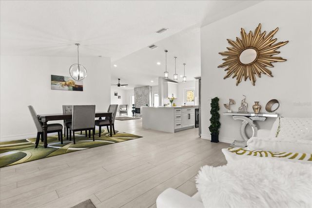 812 CHASTAIN ROAD, Seffner, FL 33584