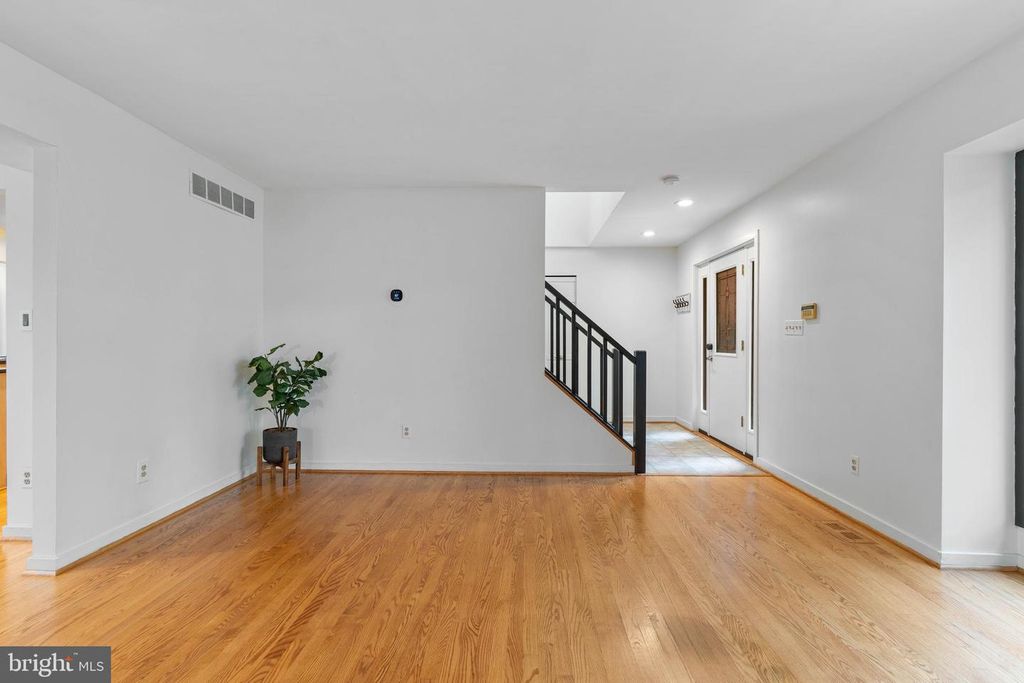 Image 11 of property listing at 771 MACSHERRY DR, Arnold, MD 21012