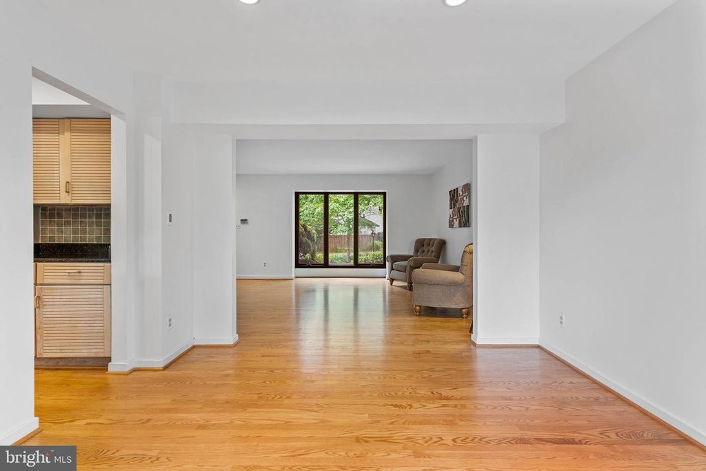 Image 15 of property listing at 771 MACSHERRY DR, Arnold, MD 21012