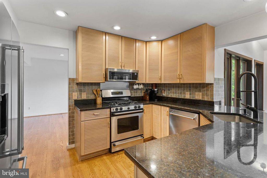 Image 18 of property listing at 771 MACSHERRY DR, Arnold, MD 21012