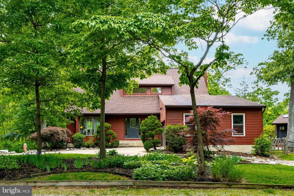 Image 2 of property listing at 771 MACSHERRY DR, Arnold, MD 21012