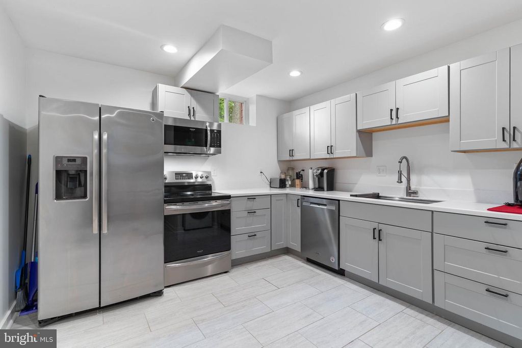 Image 54 of property listing at 771 MACSHERRY DR, Arnold, MD 21012