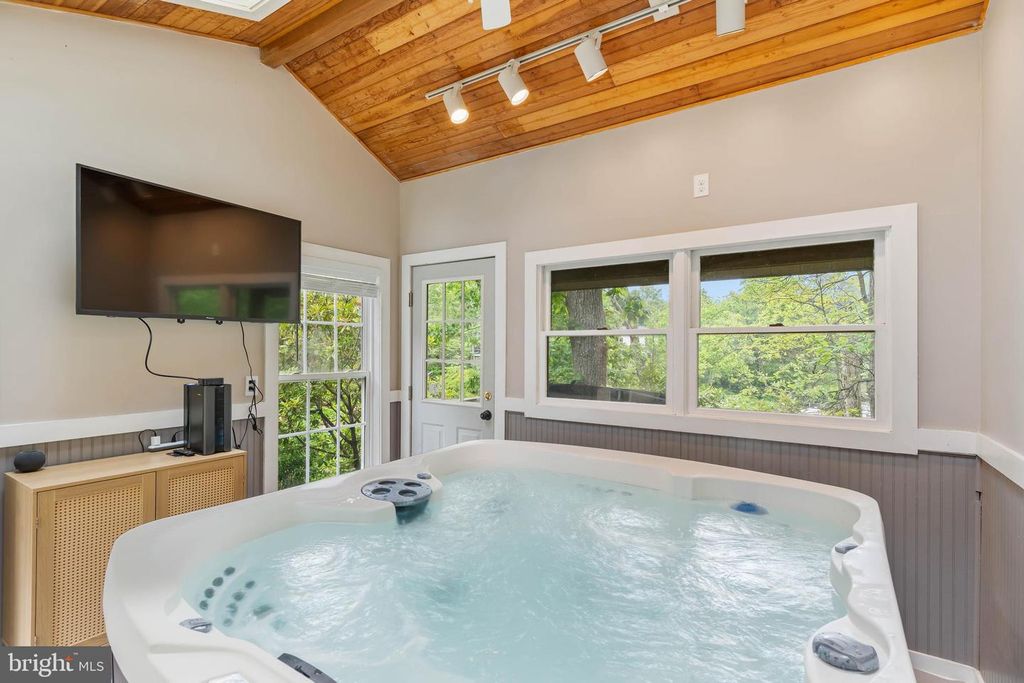 Image 64 of property listing at 771 MACSHERRY DR, Arnold, MD 21012