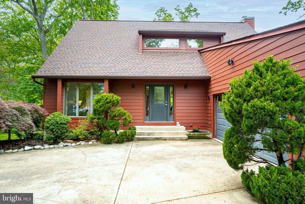 Image 9 of property listing at 771 MACSHERRY DR, Arnold, MD 21012