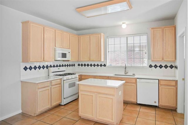 17504 Lake Pines DR, Round Rock, TX 78681