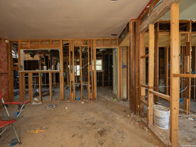 439 Nash, San Antonio, TX 78223