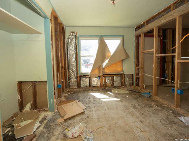 439 Nash, San Antonio, TX 78223