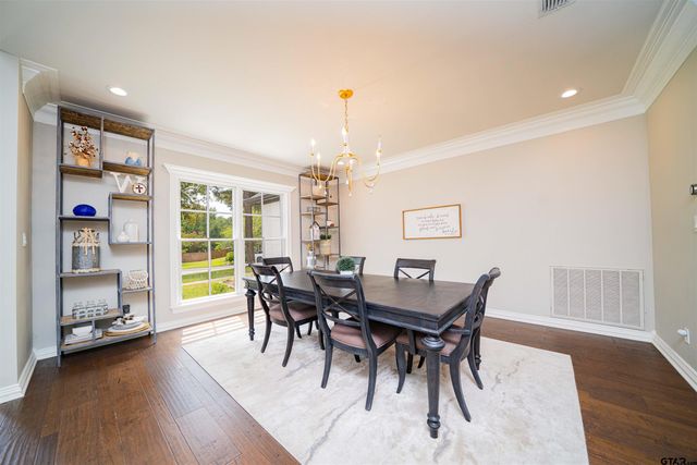 219 Hunters Cir, Longview, TX 75605