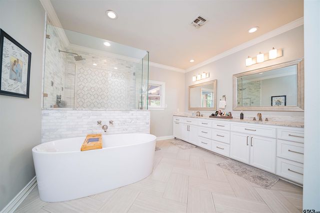 219 Hunters Cir, Longview, TX 75605