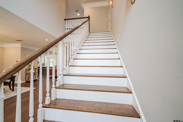 219 Hunters Cir, Longview, TX 75605