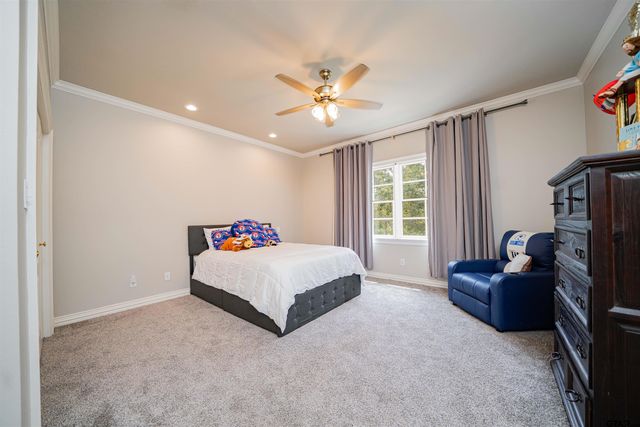 219 Hunters Cir, Longview, TX 75605