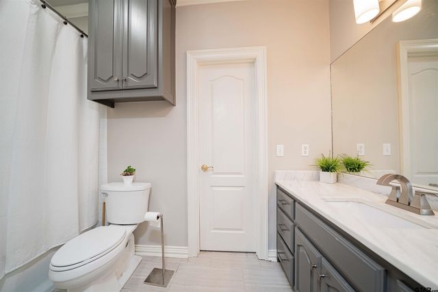 219 Hunters Cir, Longview, TX 75605