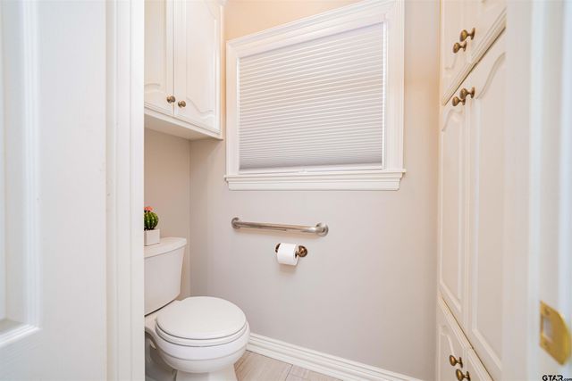 219 Hunters Cir, Longview, TX 75605
