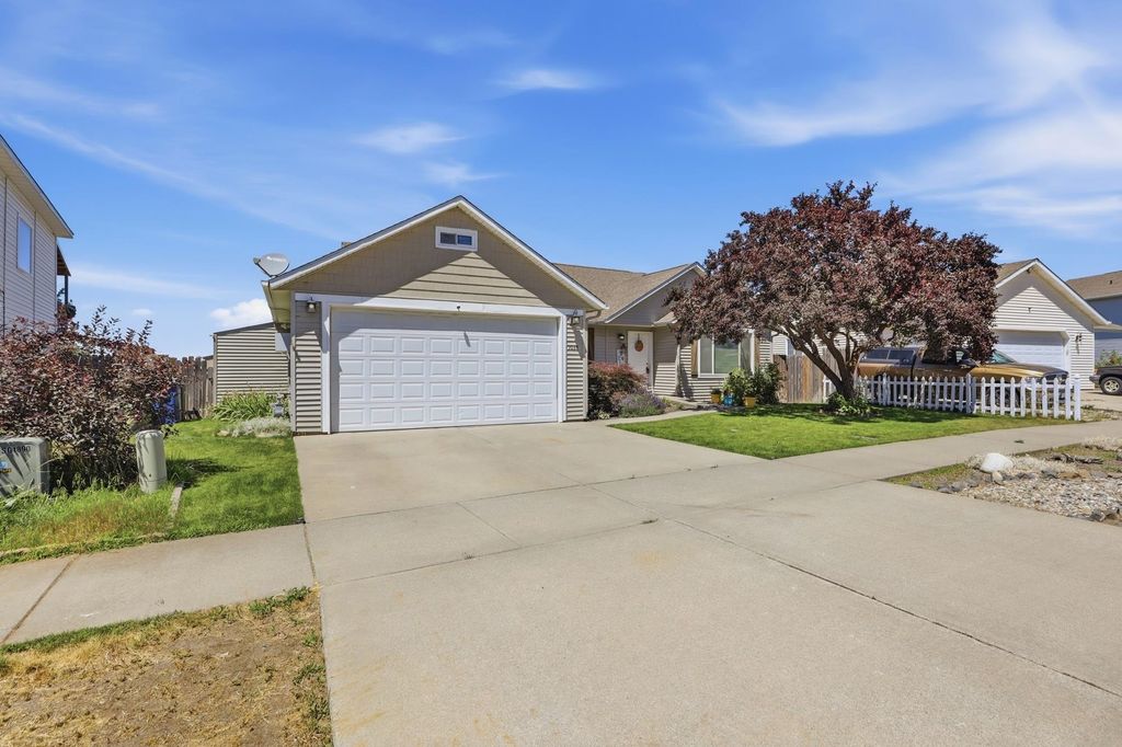 1038 S WEST Dr, Airway Heights, WA 99001 photo 2