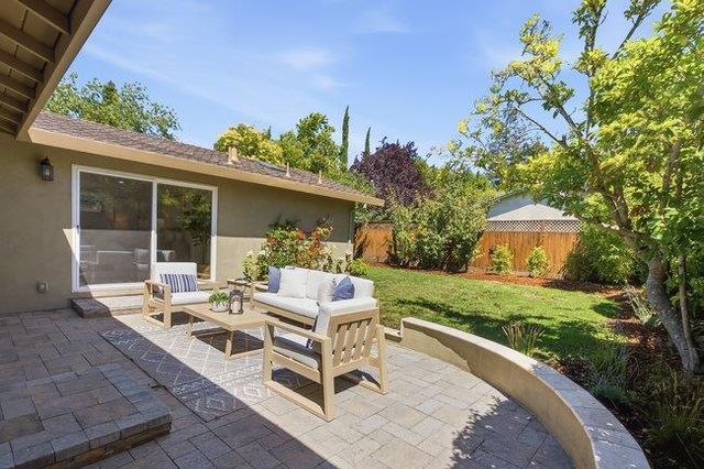 2155 Sterling Avenue, Menlo Park, CA 94025