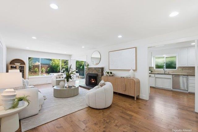 2155 Sterling Avenue, Menlo Park, CA 94025