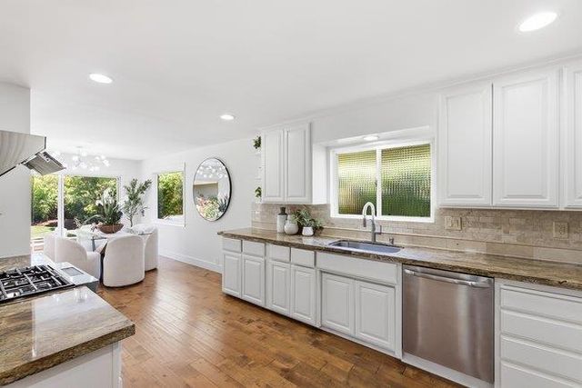 2155 Sterling Avenue, Menlo Park, CA 94025