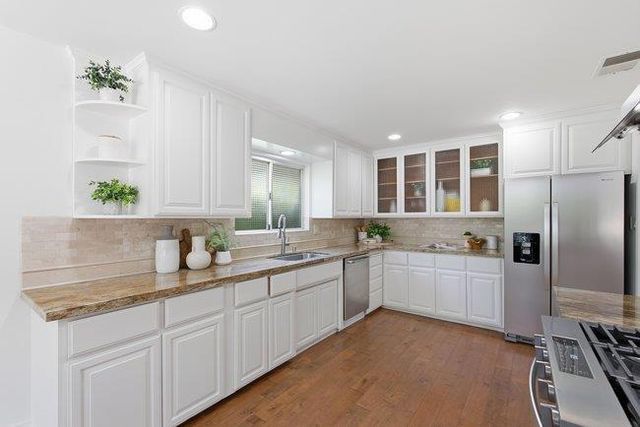 2155 Sterling Avenue, Menlo Park, CA 94025