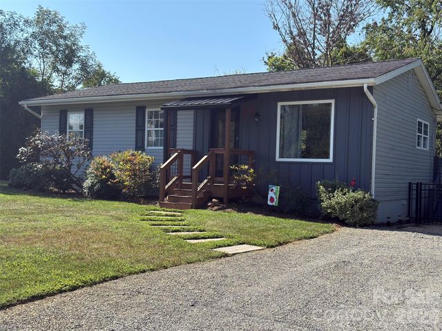 92 Salem Road, Weaverville, NC 28787