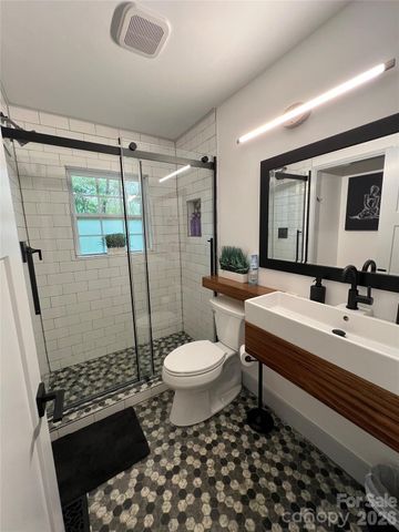 92 Salem Road, Weaverville, NC 28787