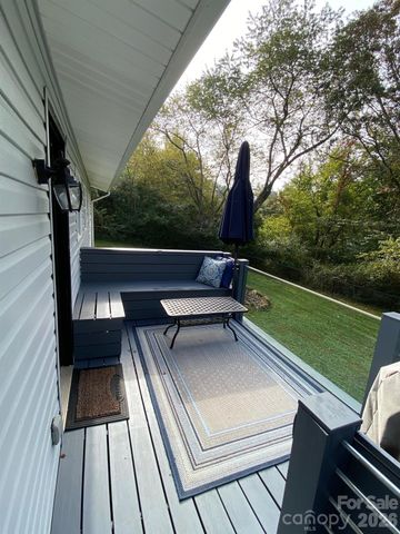92 Salem Road, Weaverville, NC 28787