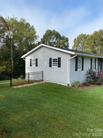 92 Salem Road, Weaverville, NC 28787